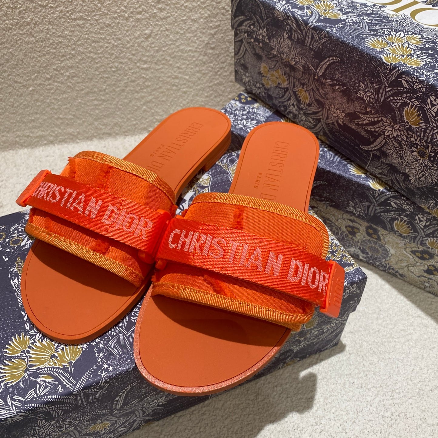 14D16ZDE Stylish slippers