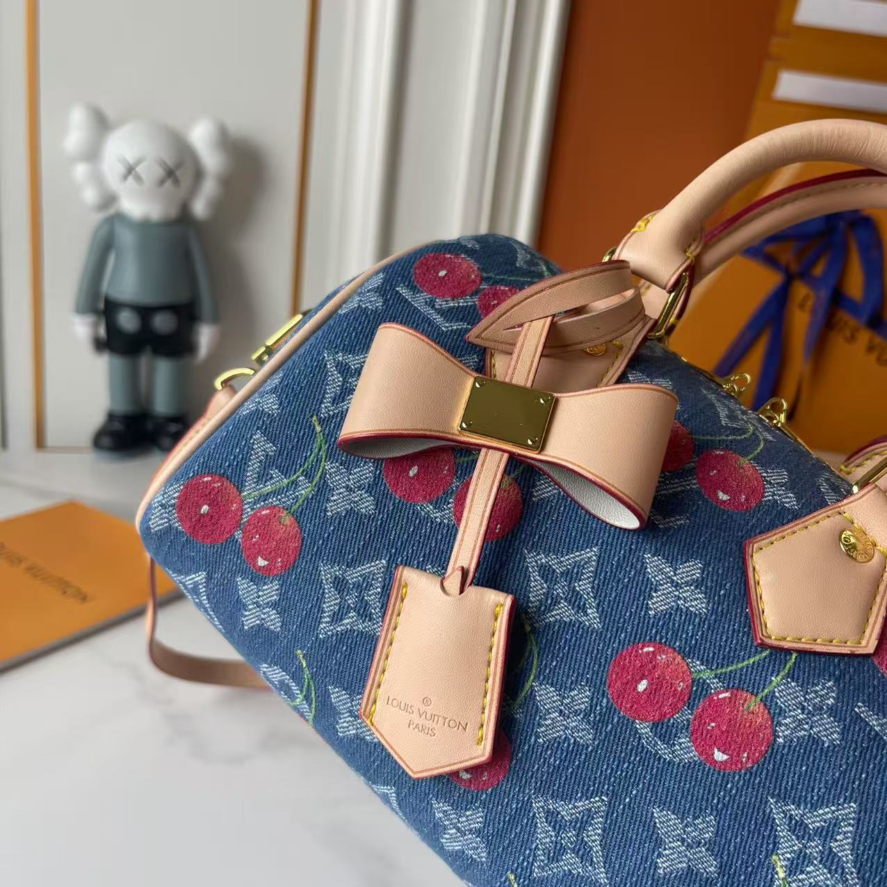 15RE28BDE Stylish bag
