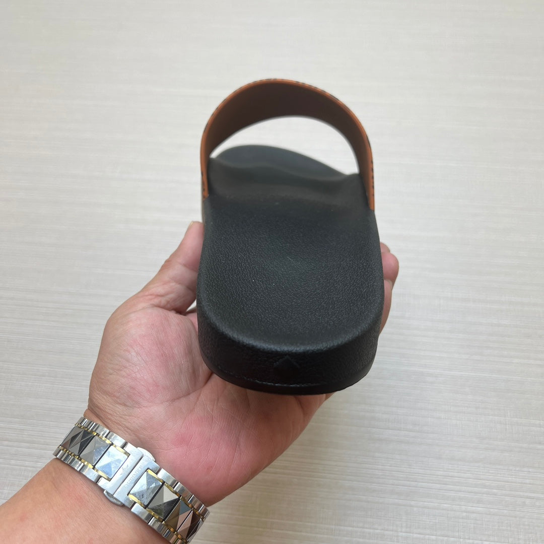54M45ZDE Stylish slippers