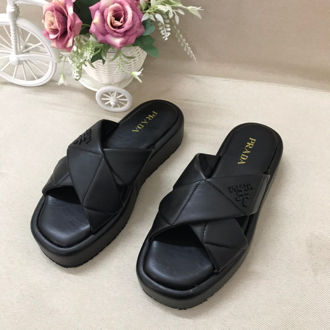 14PD25ZDE Stylish slippers