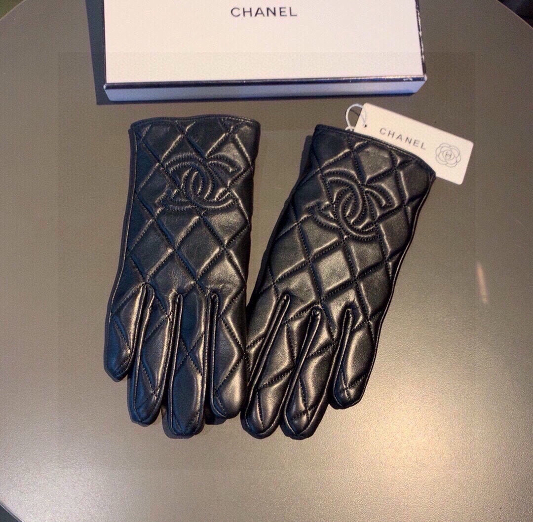 14C14SDE Stylish sheepskin gloves