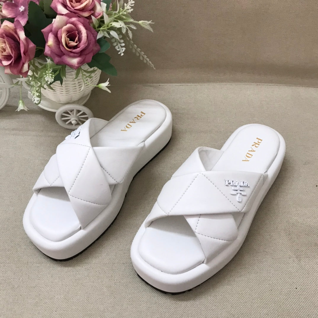 14PD25ZDE Stylish slippers