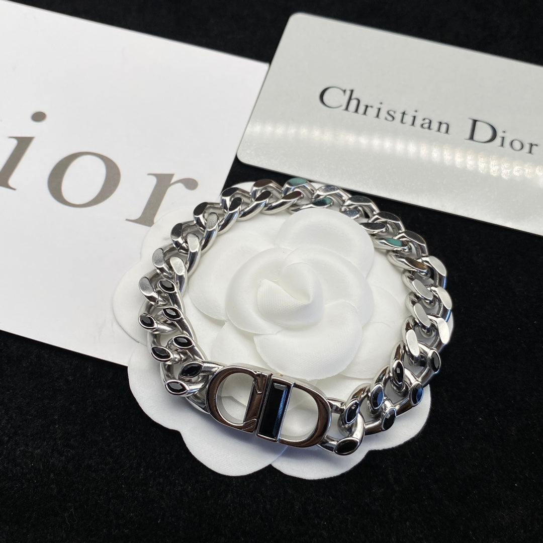 1D224XDE Stylish Necklaces Bracelets