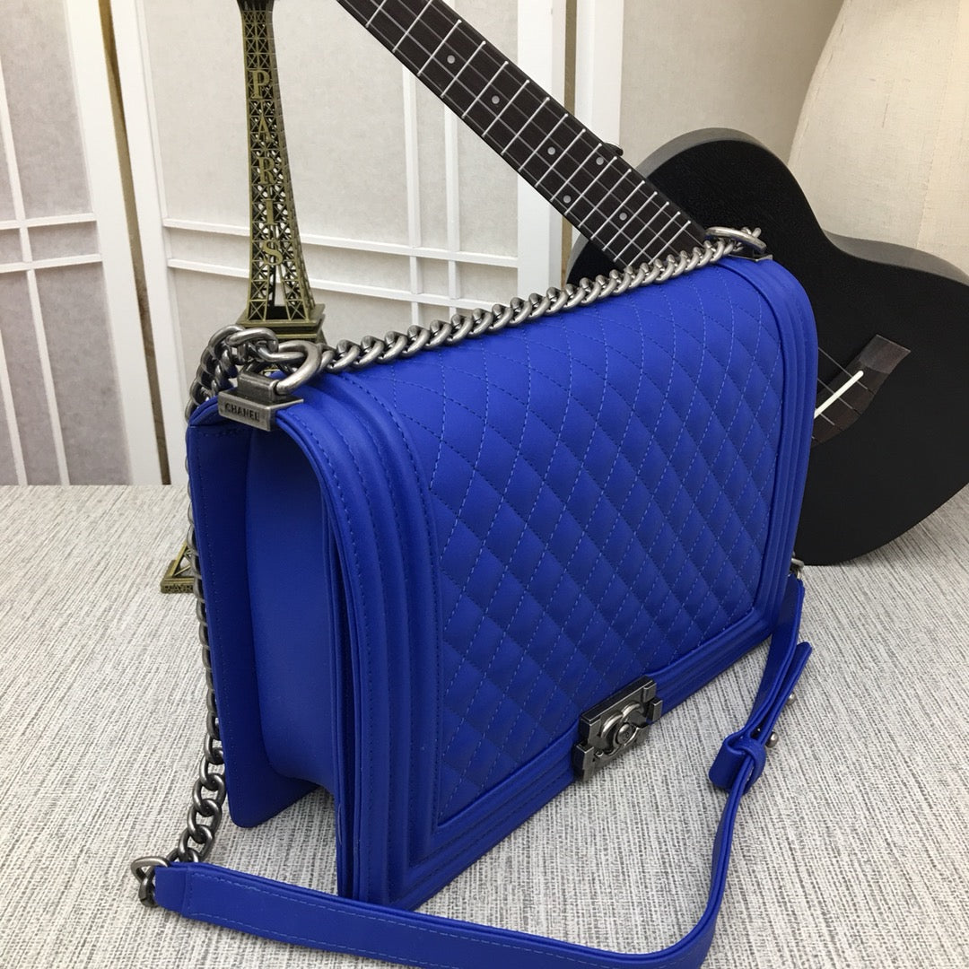 5C60BDE Stylish leather bag