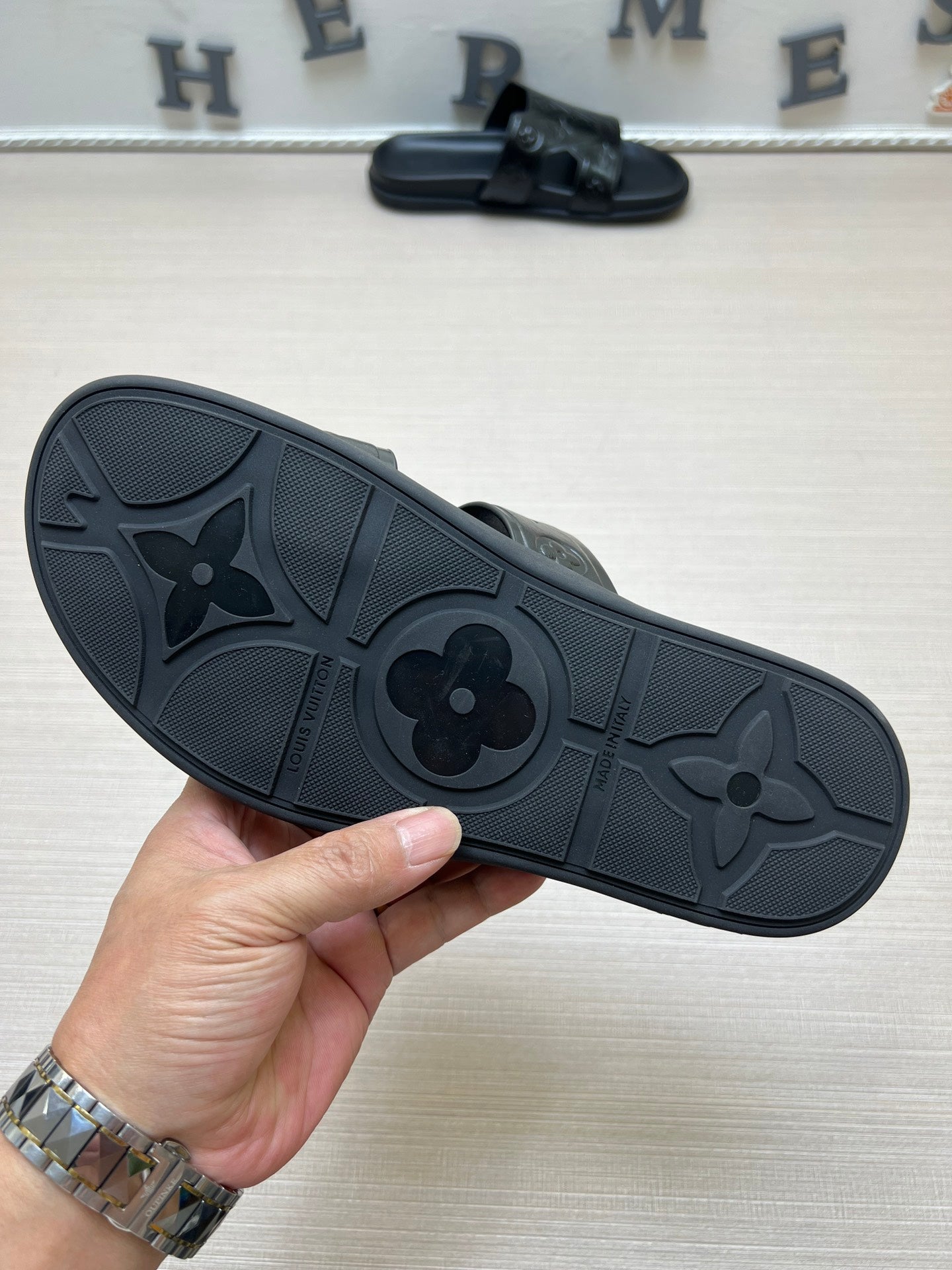 54E67ZDE Stylish slippers