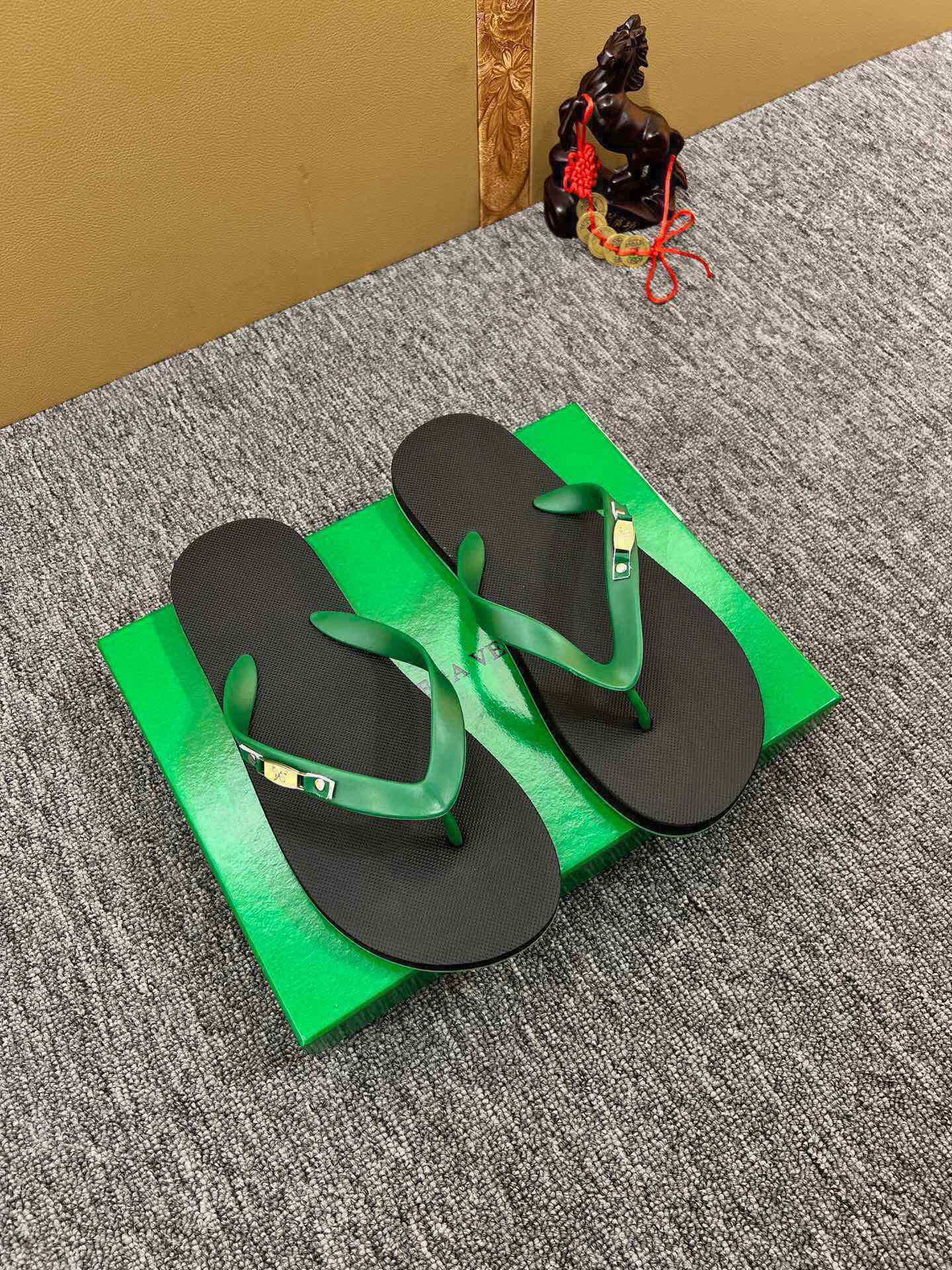 535ZA292ZDE Stylish Slippers