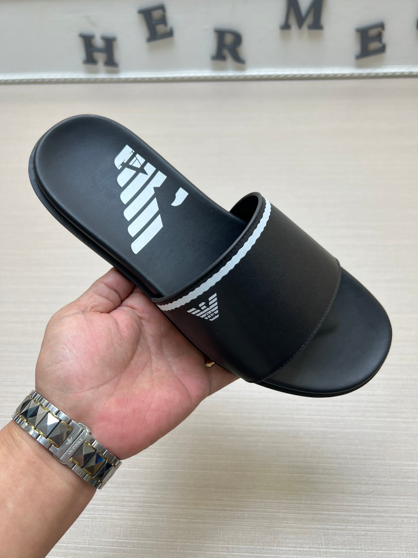 54A102ZDE Stylish slippers