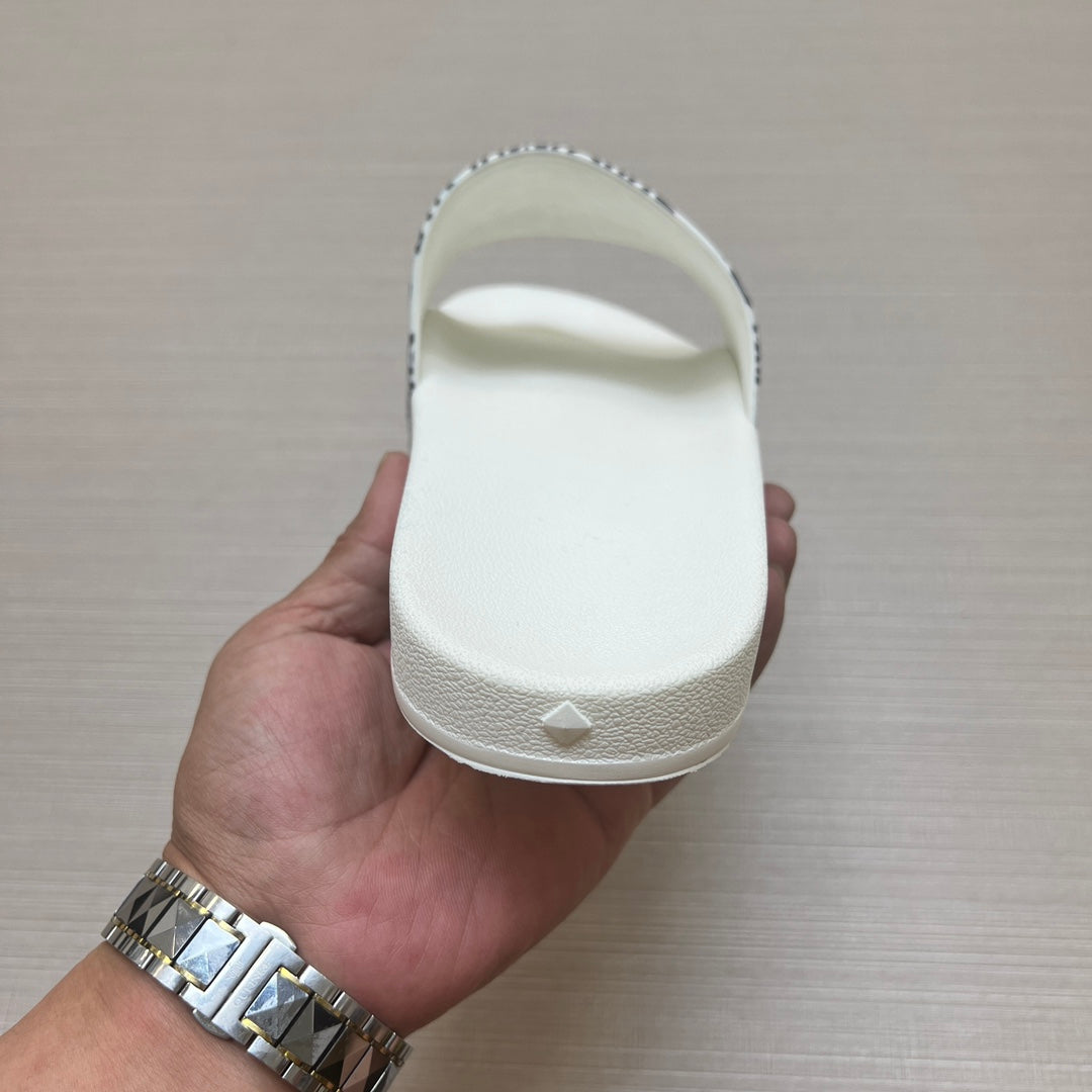 54M45ZDE Stylish slippers