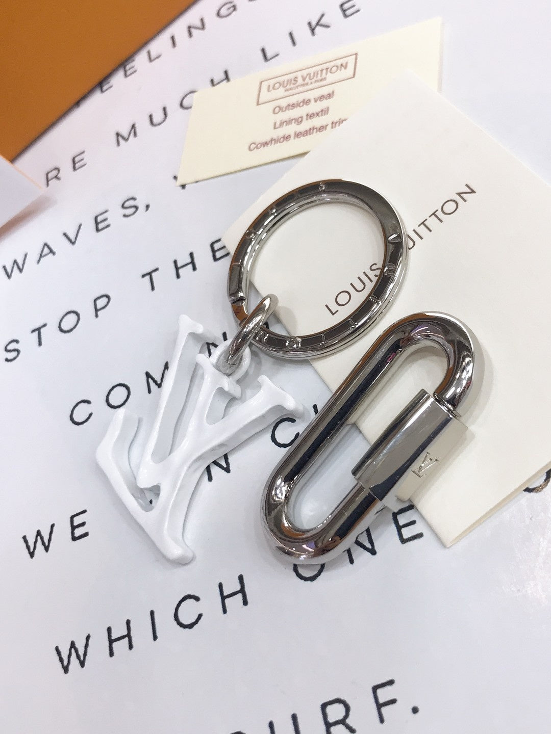 14E29ADE Stylish key closure