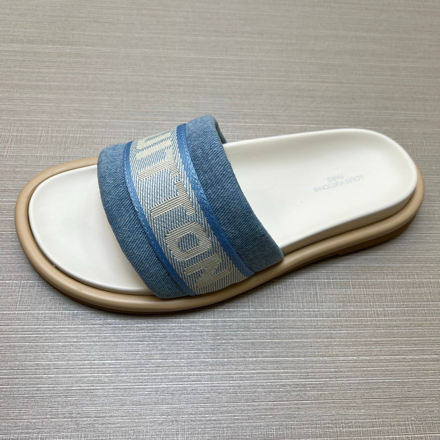 535ZE301ZDE Stylish Slippers
