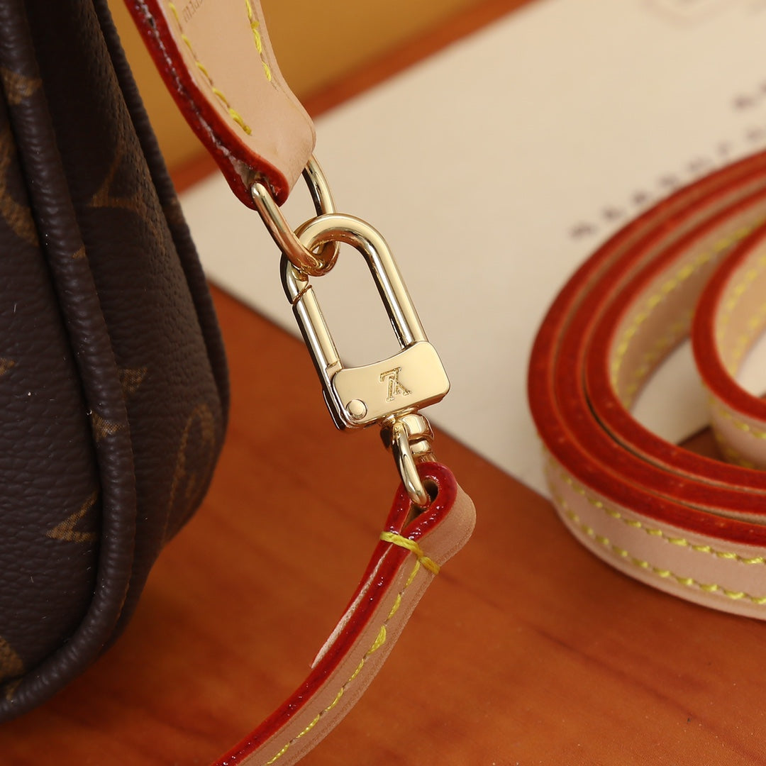 XE17BDE Stylish leather bag
