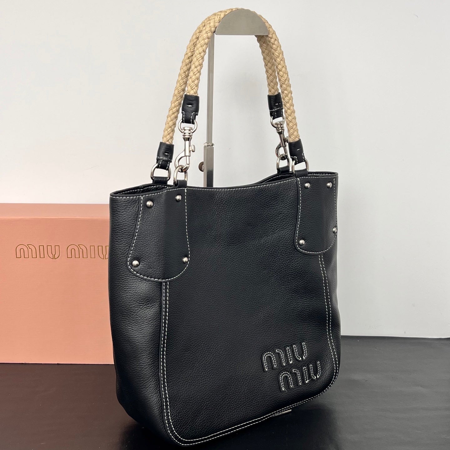 15RA3BDE Stylish leather bag