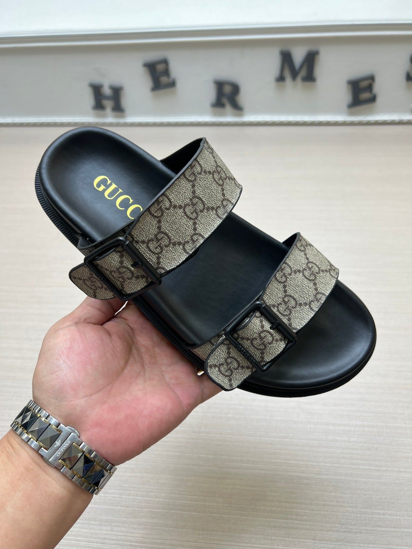 54B90ZDE Stylish slippers