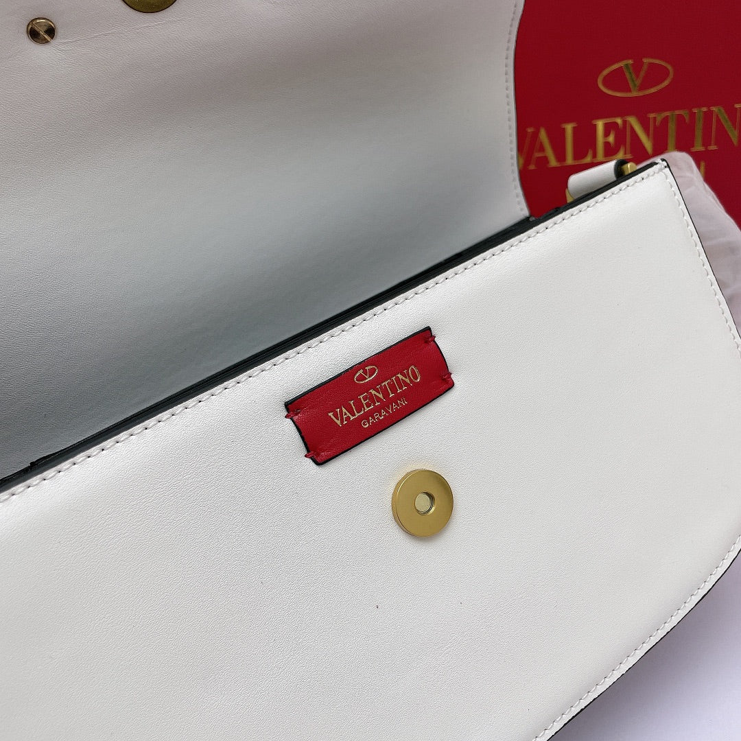 5A45BDE Stylish leather bag
