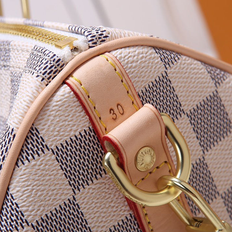 2E17BDE Stylish leather bag
