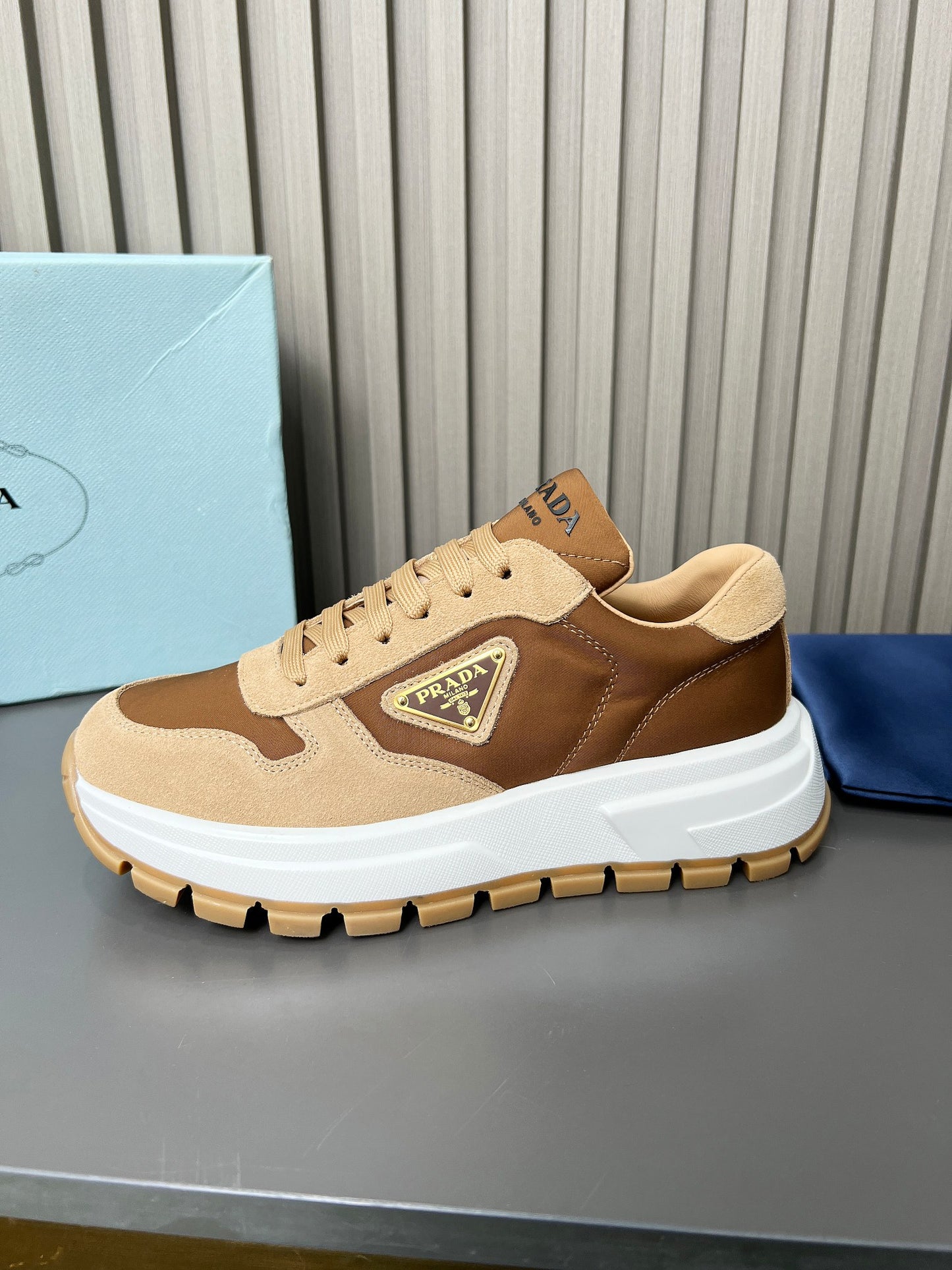 2LPD5XDE Stylish leather shoes