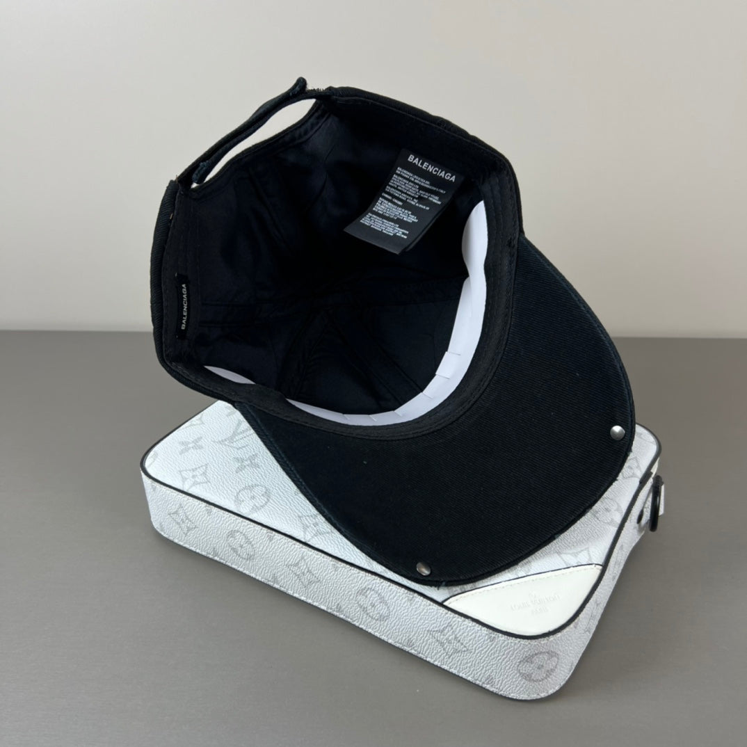 125ZJ528MDE Stylish hats