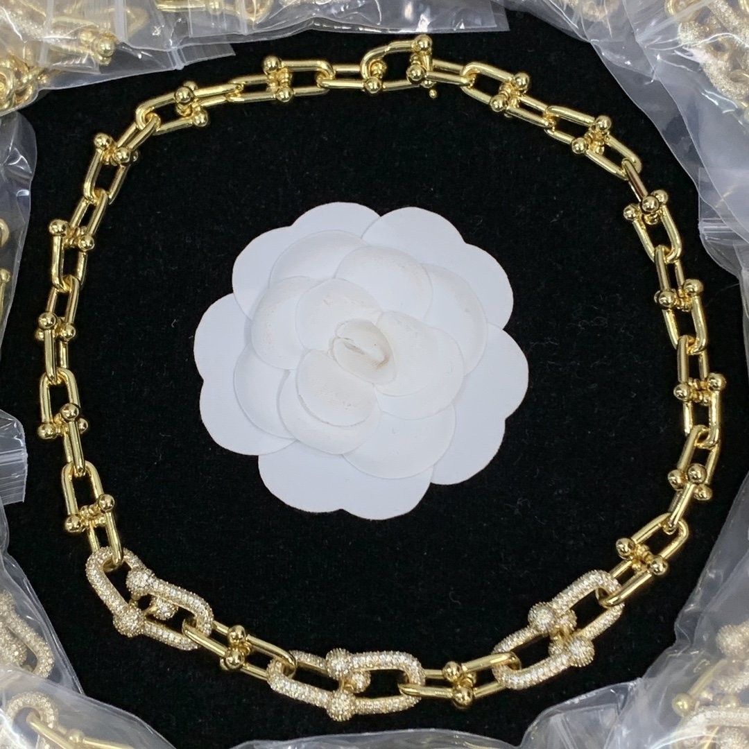 8XT32XDE Stylish Earring Bracelets Necklaces