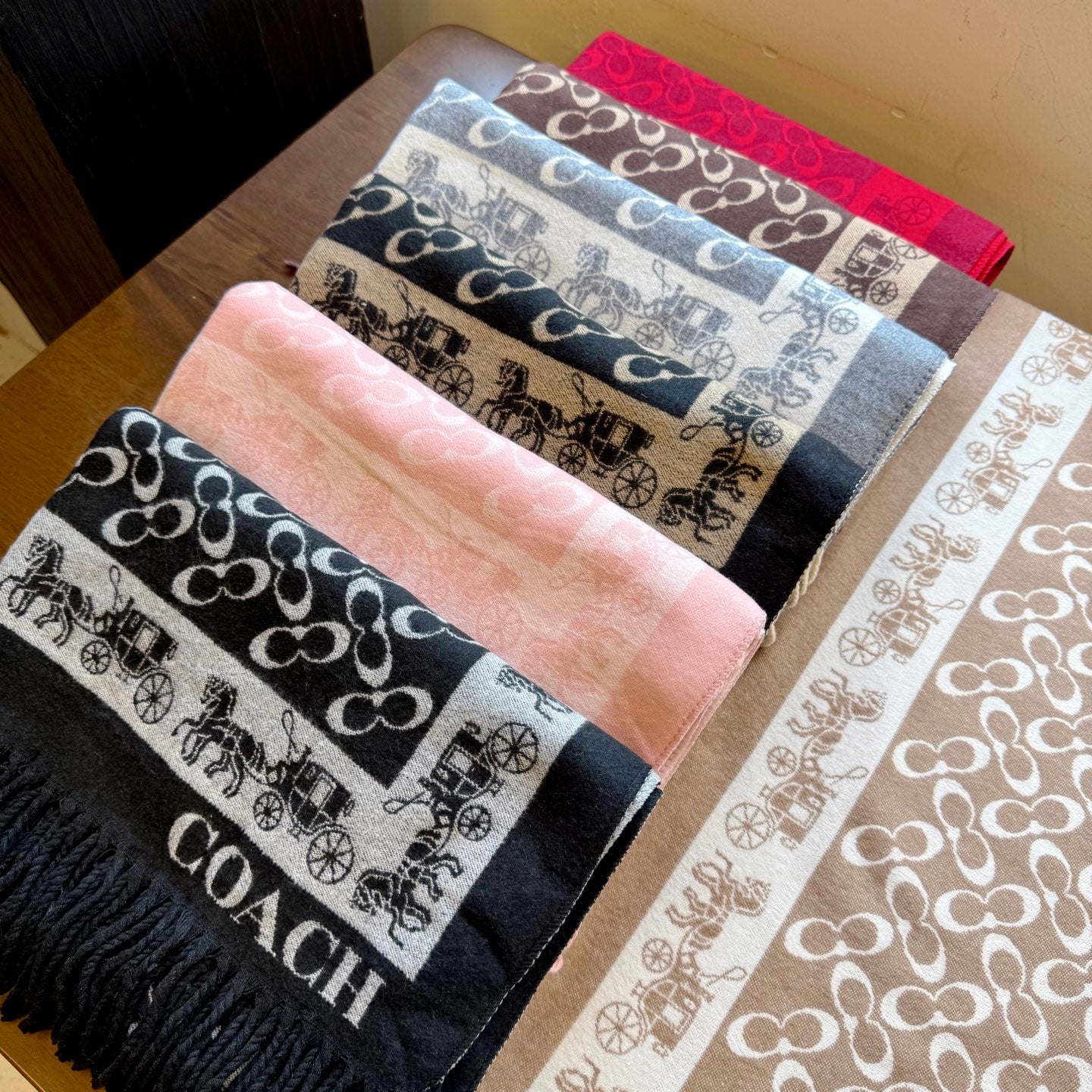 185ZH67WDE Stylish Winter Scarves
