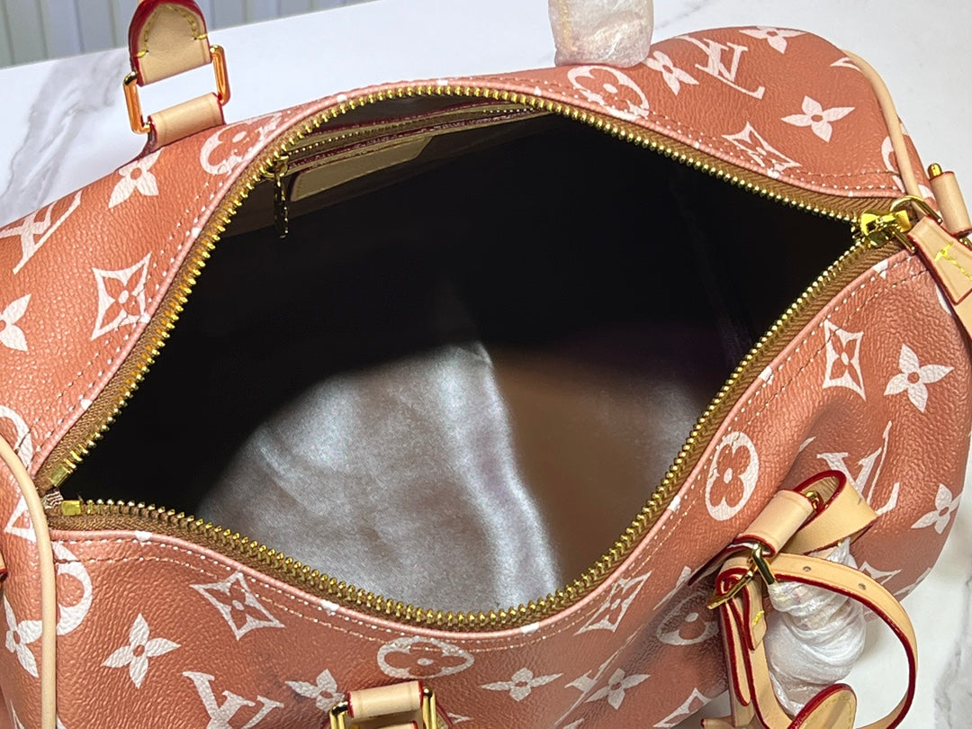 155XE16BDE Stylish leather bag