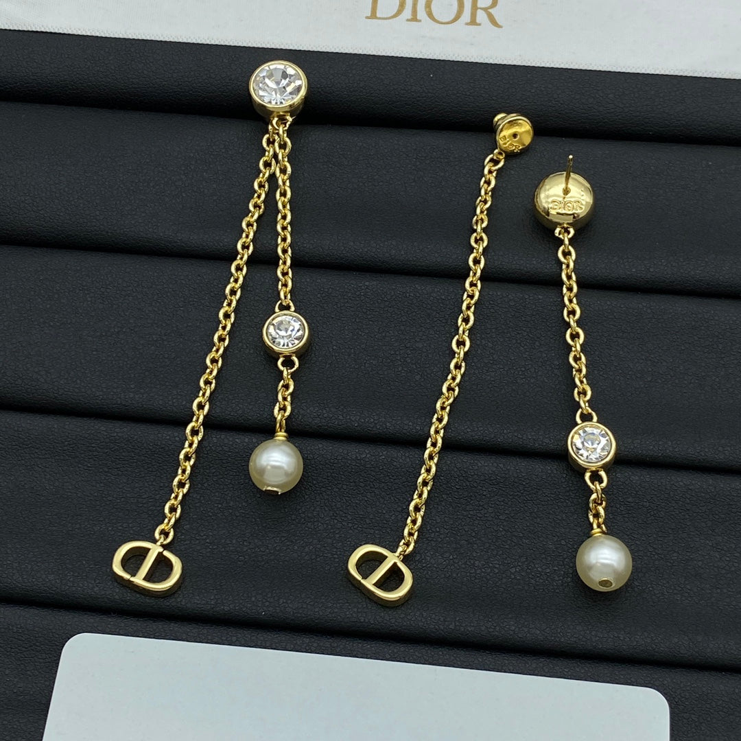 14D1076EDE Stylish Earrings