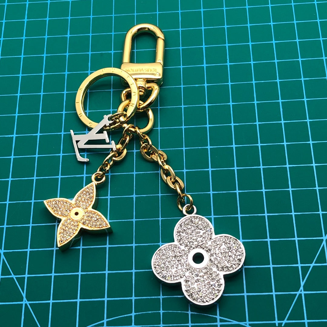 1E10ADE Stylish Keychains
