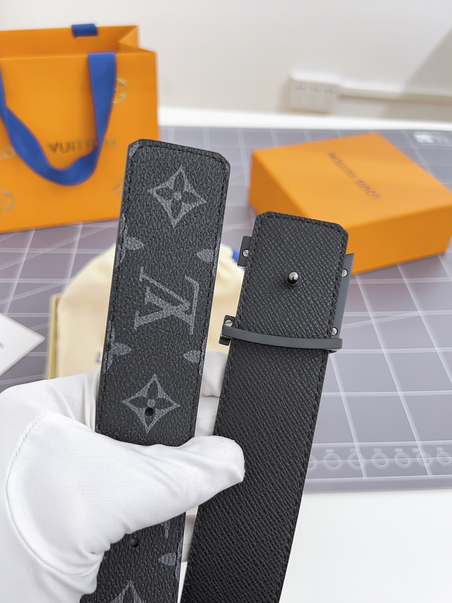165XE1PDE Stylish high-quality leather belt