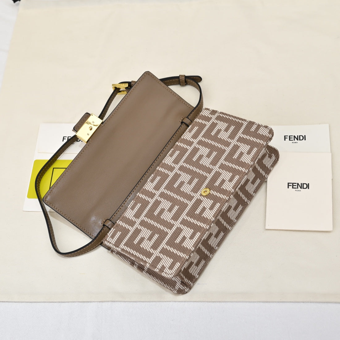 15RF10BDE Stylish Pobag
