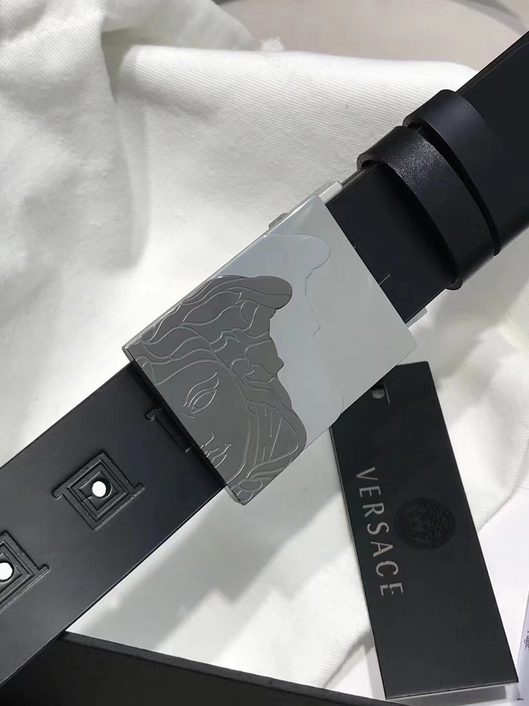 14V81PDE Stylish High quality belt With full package