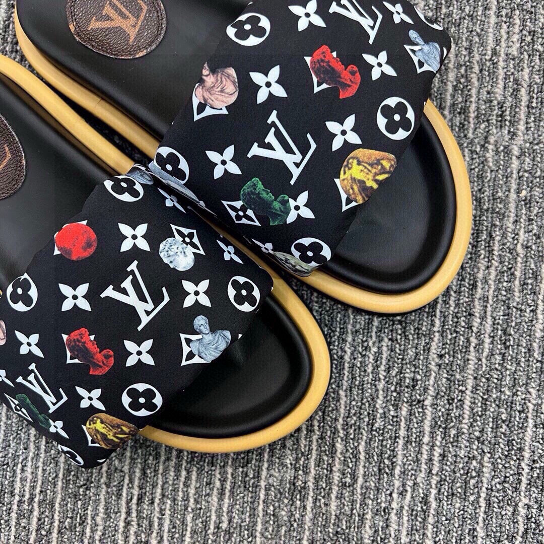 5QE12ZDE Stylish Slippers