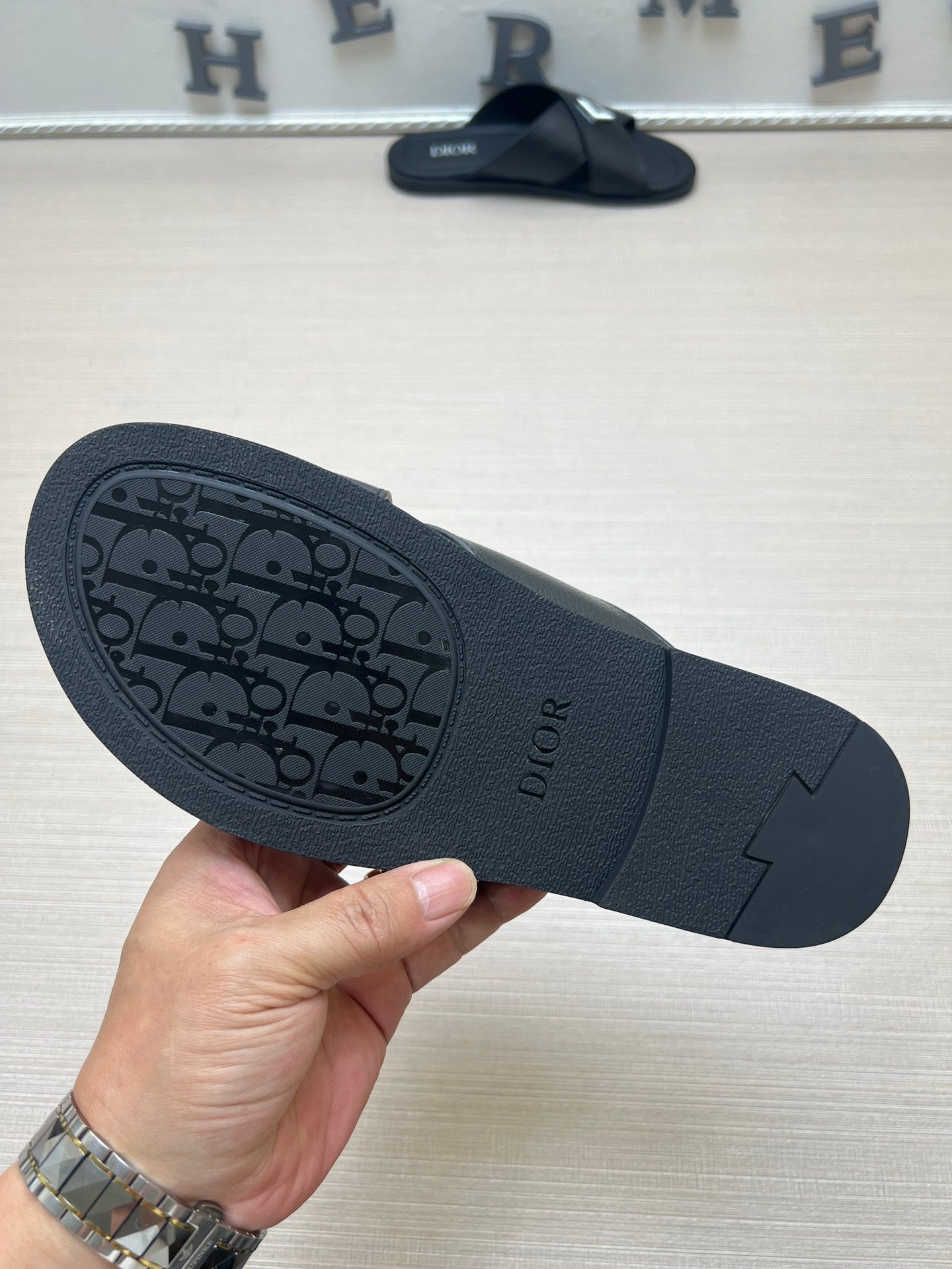 54D77ZDE Stylish slippers
