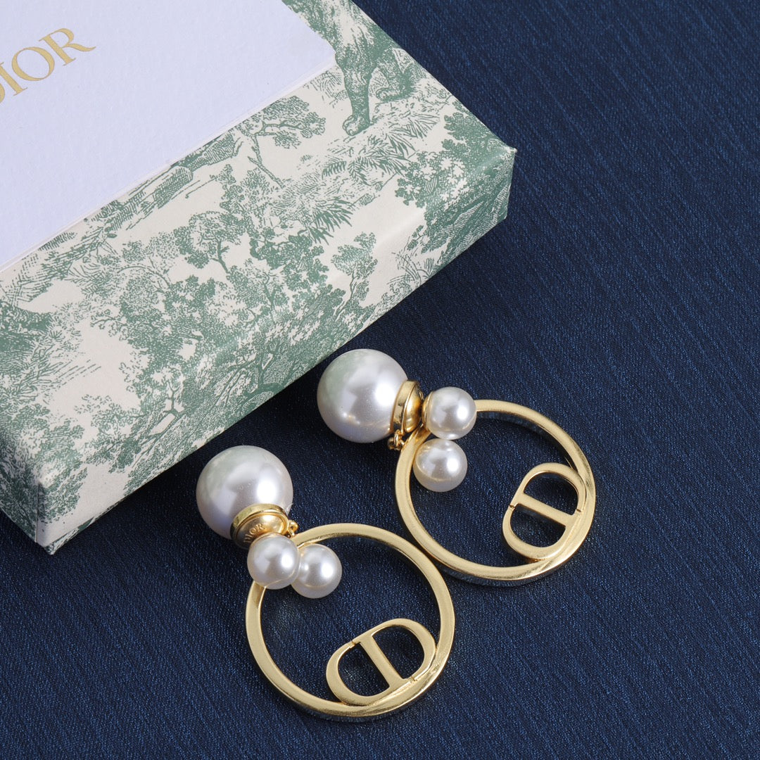 14D945EDE Stylish Earrings