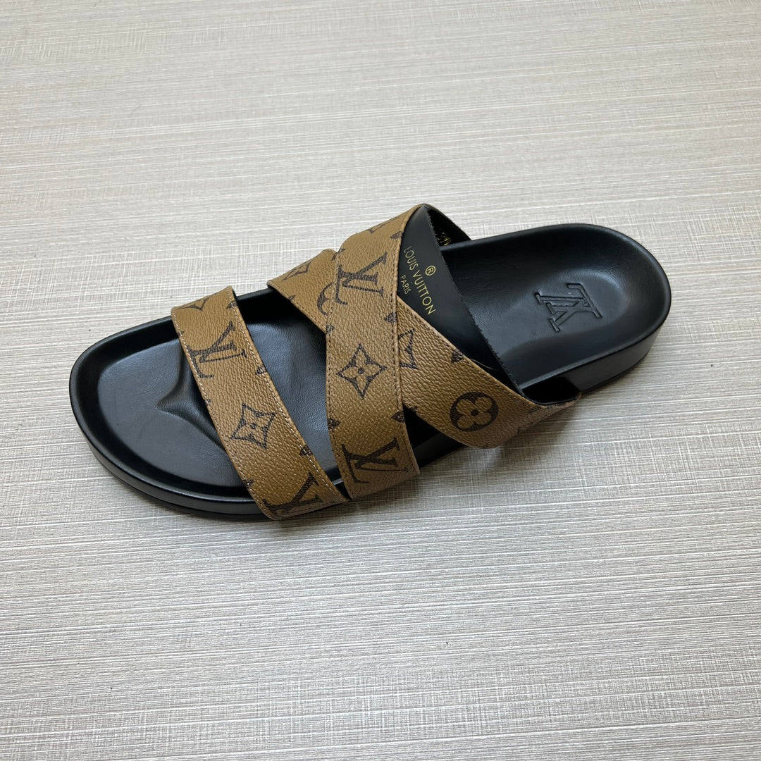 54E89ZDE Stylish slippers