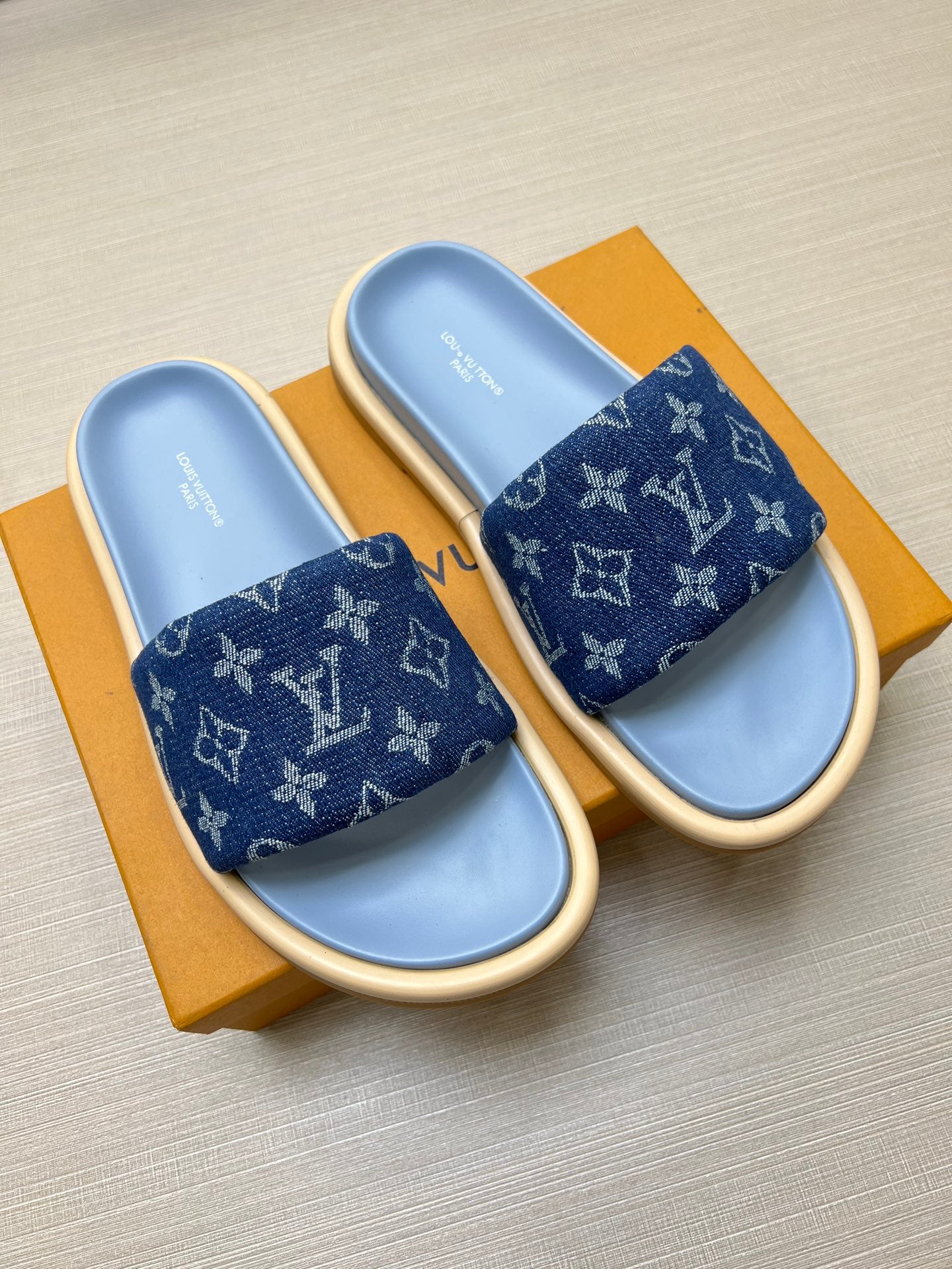 535ZE302ZDE Stylish Slippers