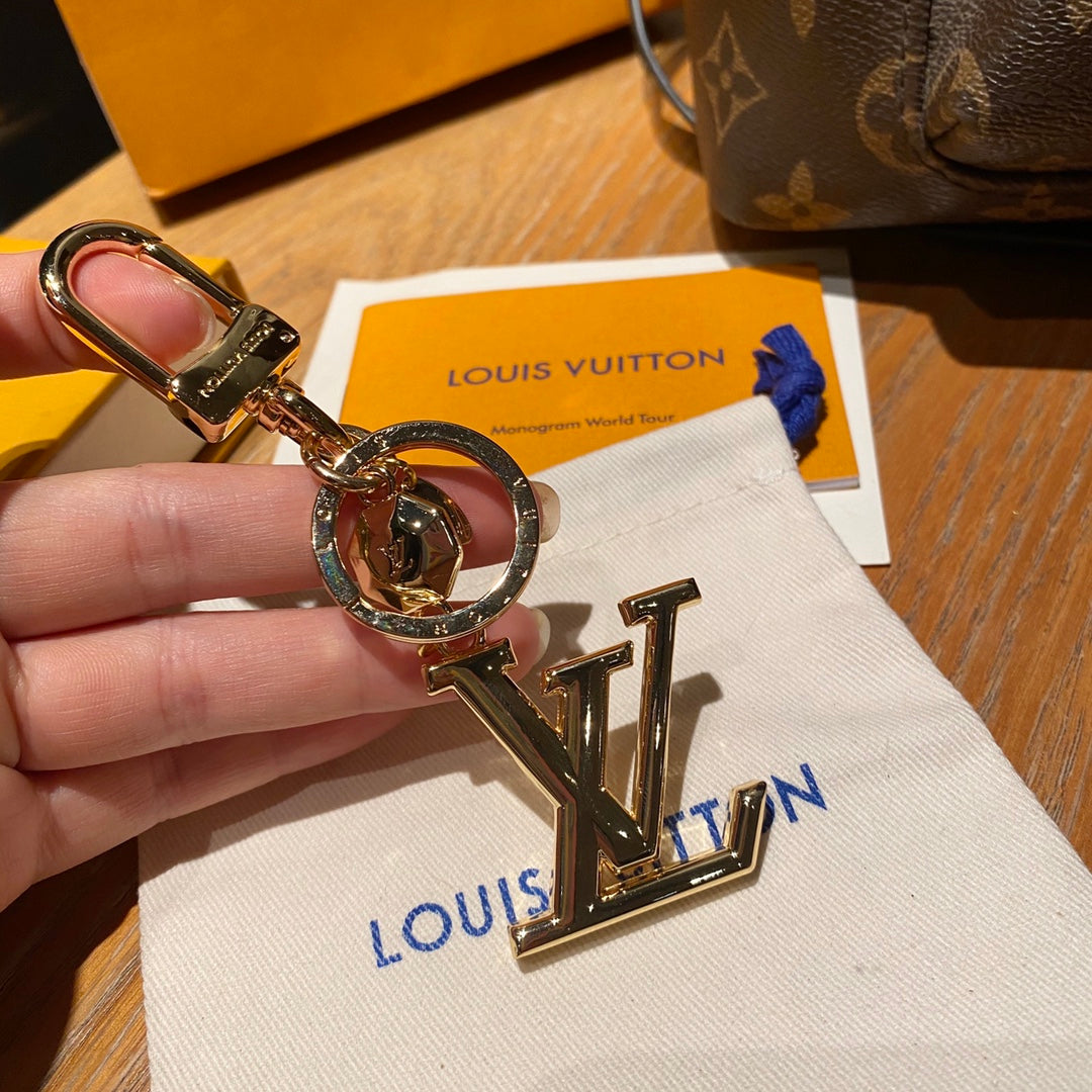 1E14ADE Stylish Keychains