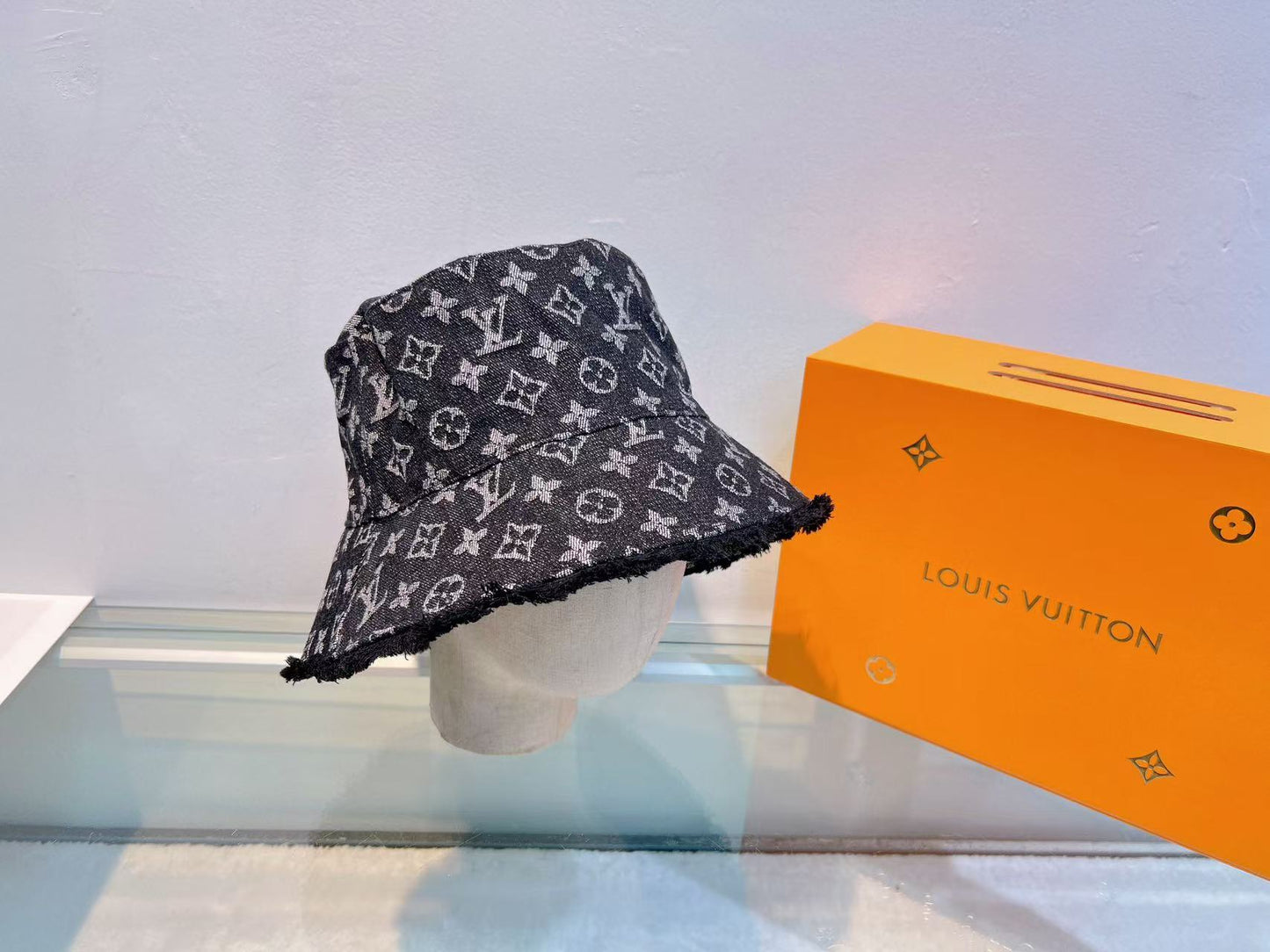 125ZE510MDE Stylish hats