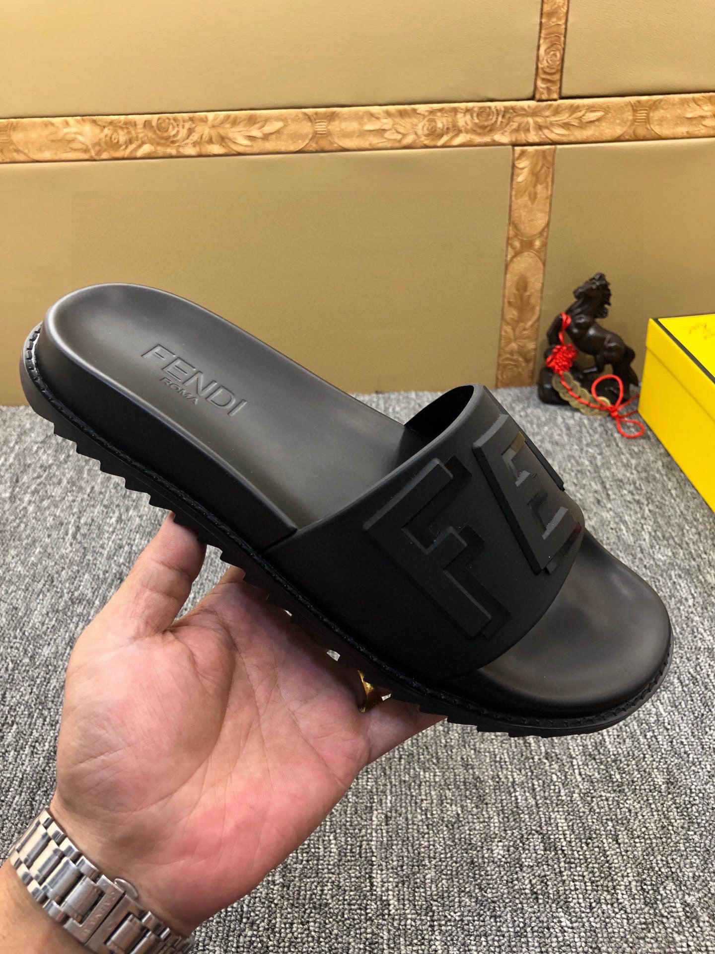 5XF108ZDE Stylish Slippers