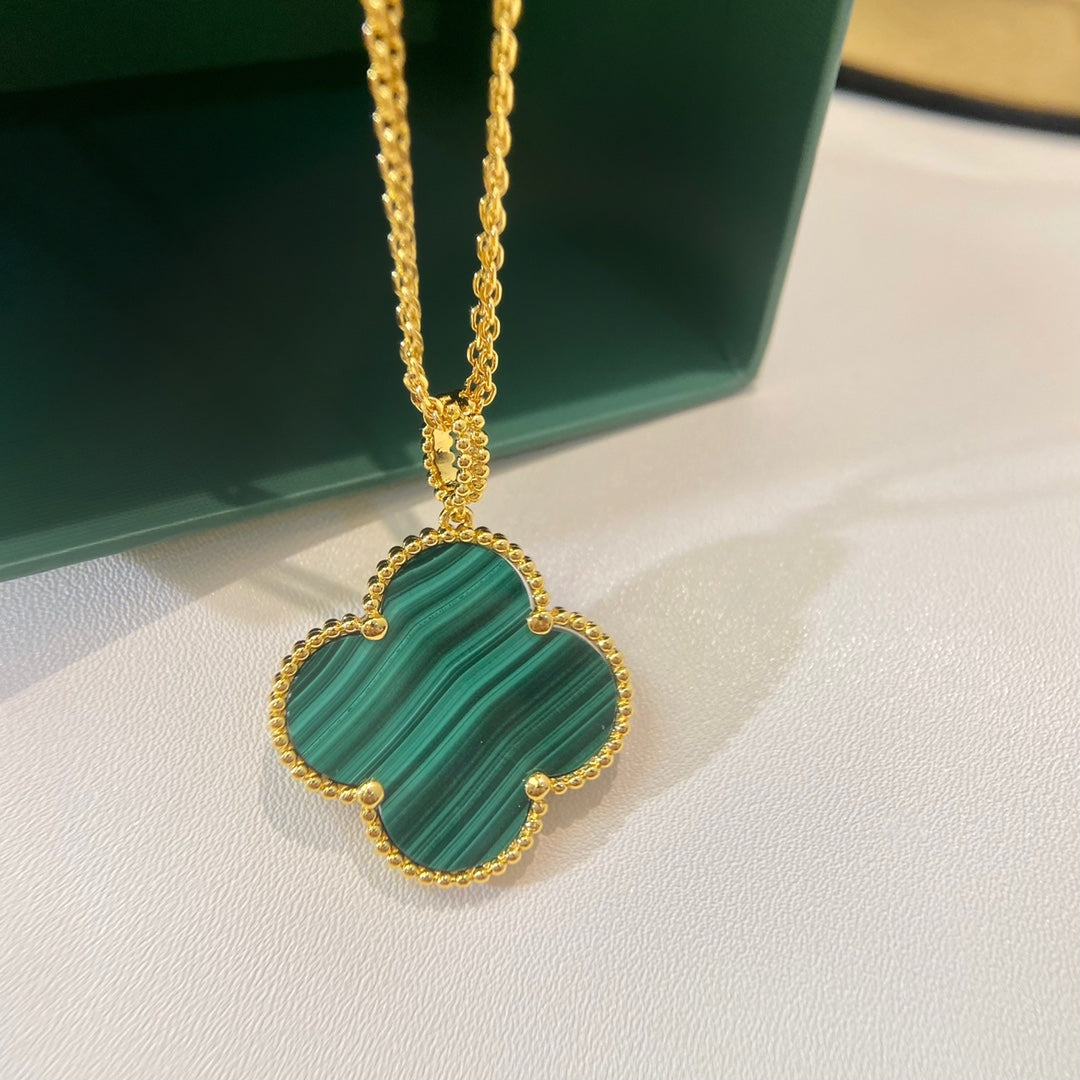 5XVA158XDE Stylish jewelry