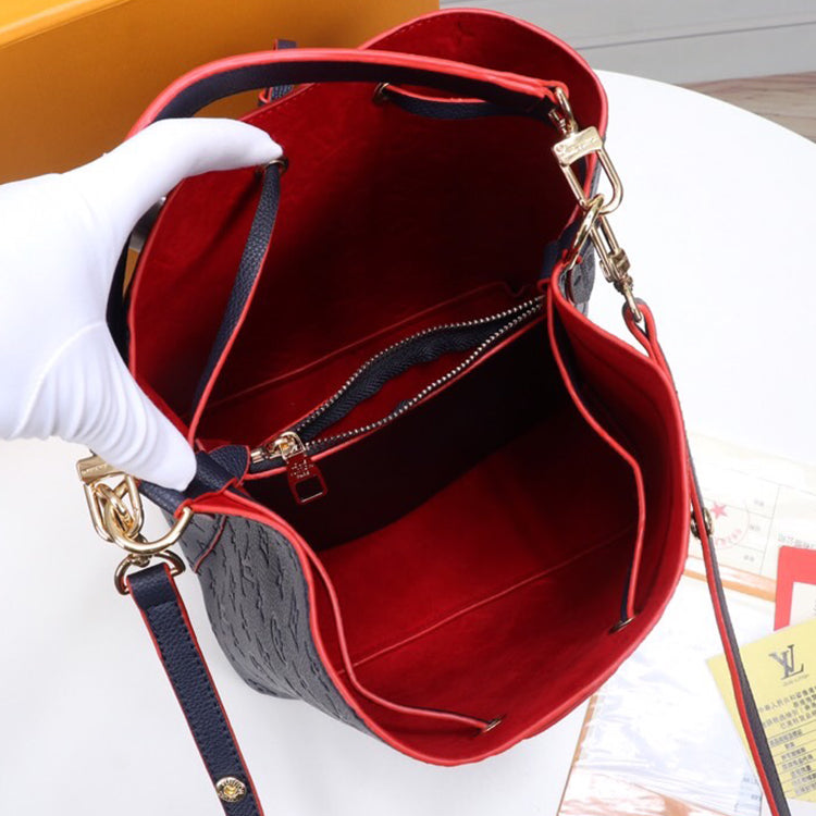 1E81BDE Stylish leather bag