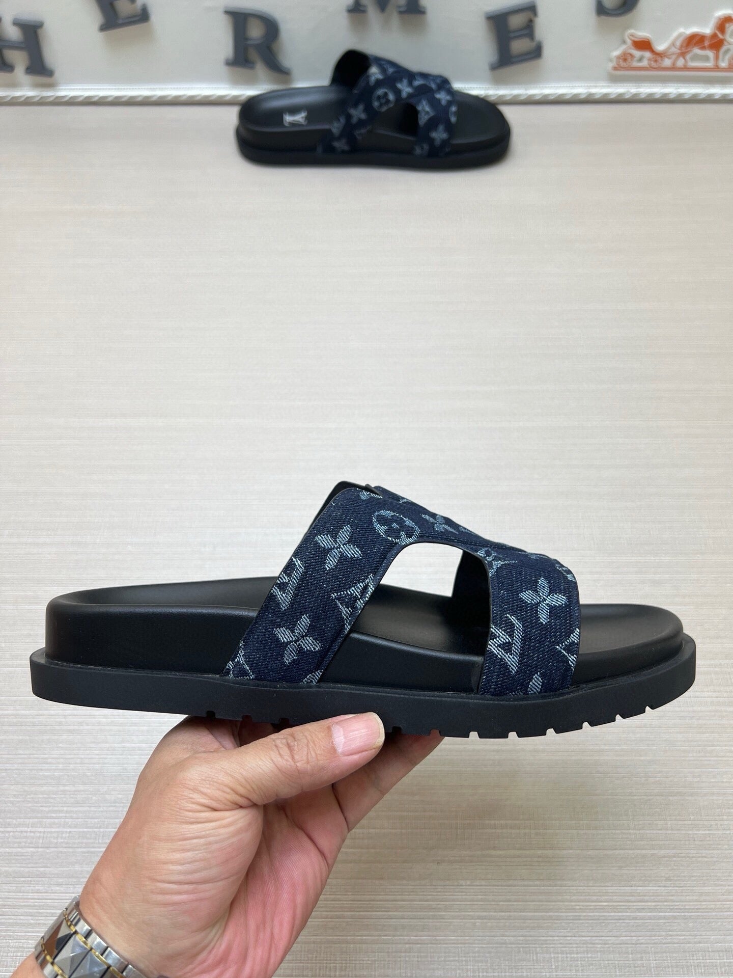 5LE226ZDE Stylish Slippers