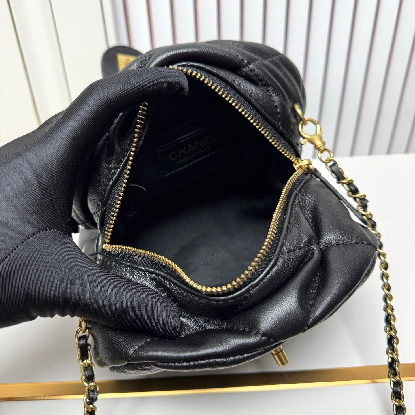 15RC49BDE Stylish leather bag