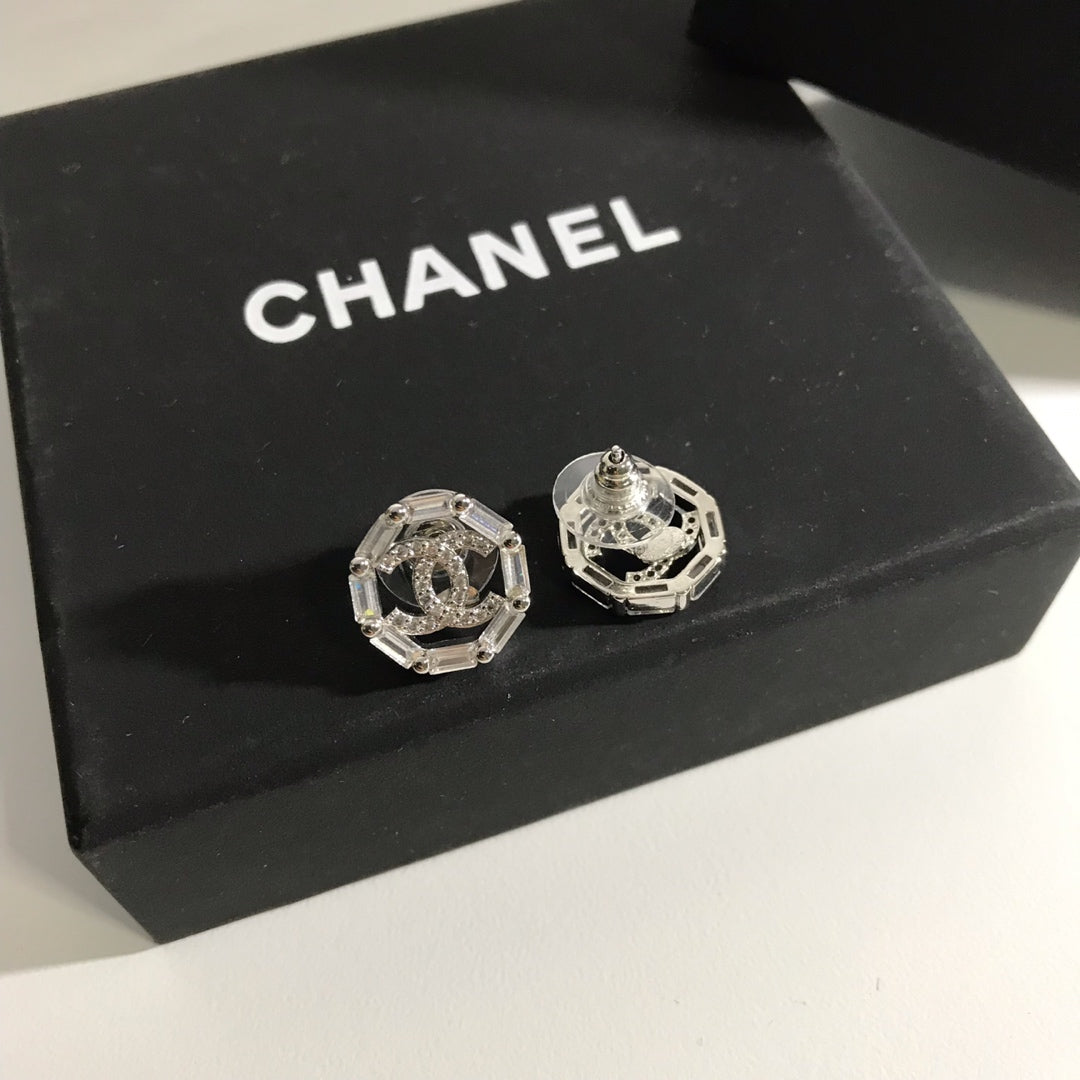 14C793EDE Stylish Earrings