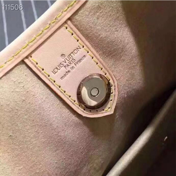 1E11BDE Stylish leather bag
