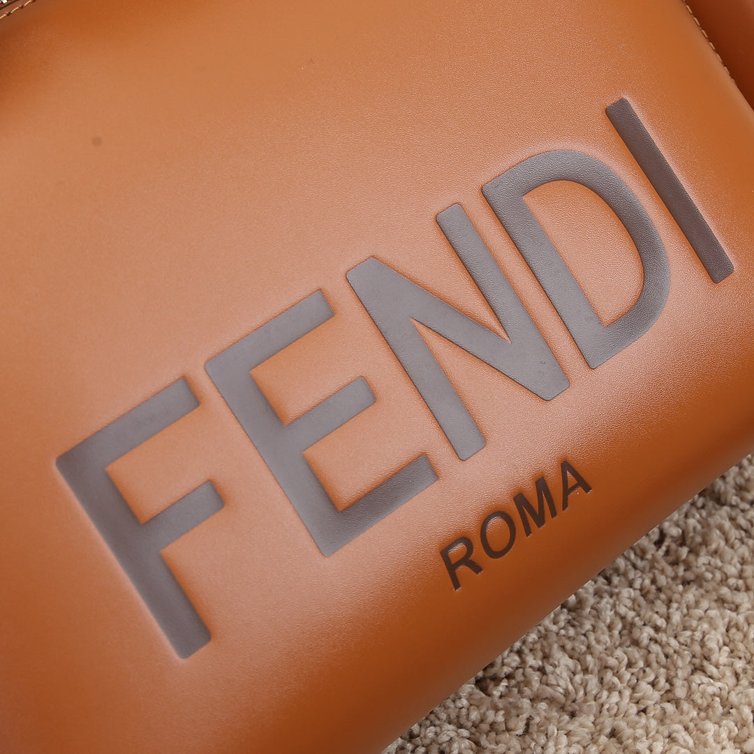 5F41BDE Stylish leather bag