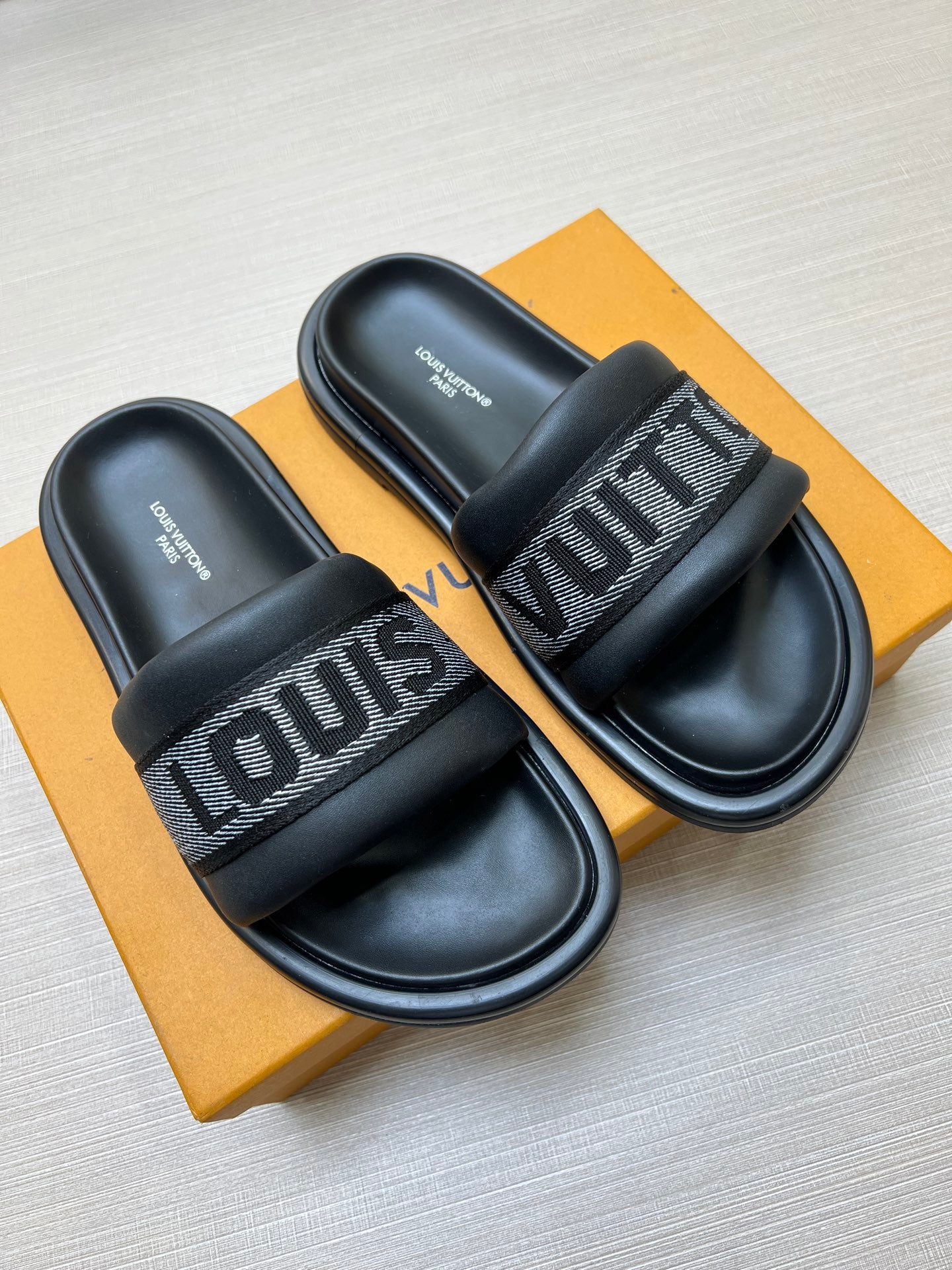 535ZE298ZDE Stylish Slippers