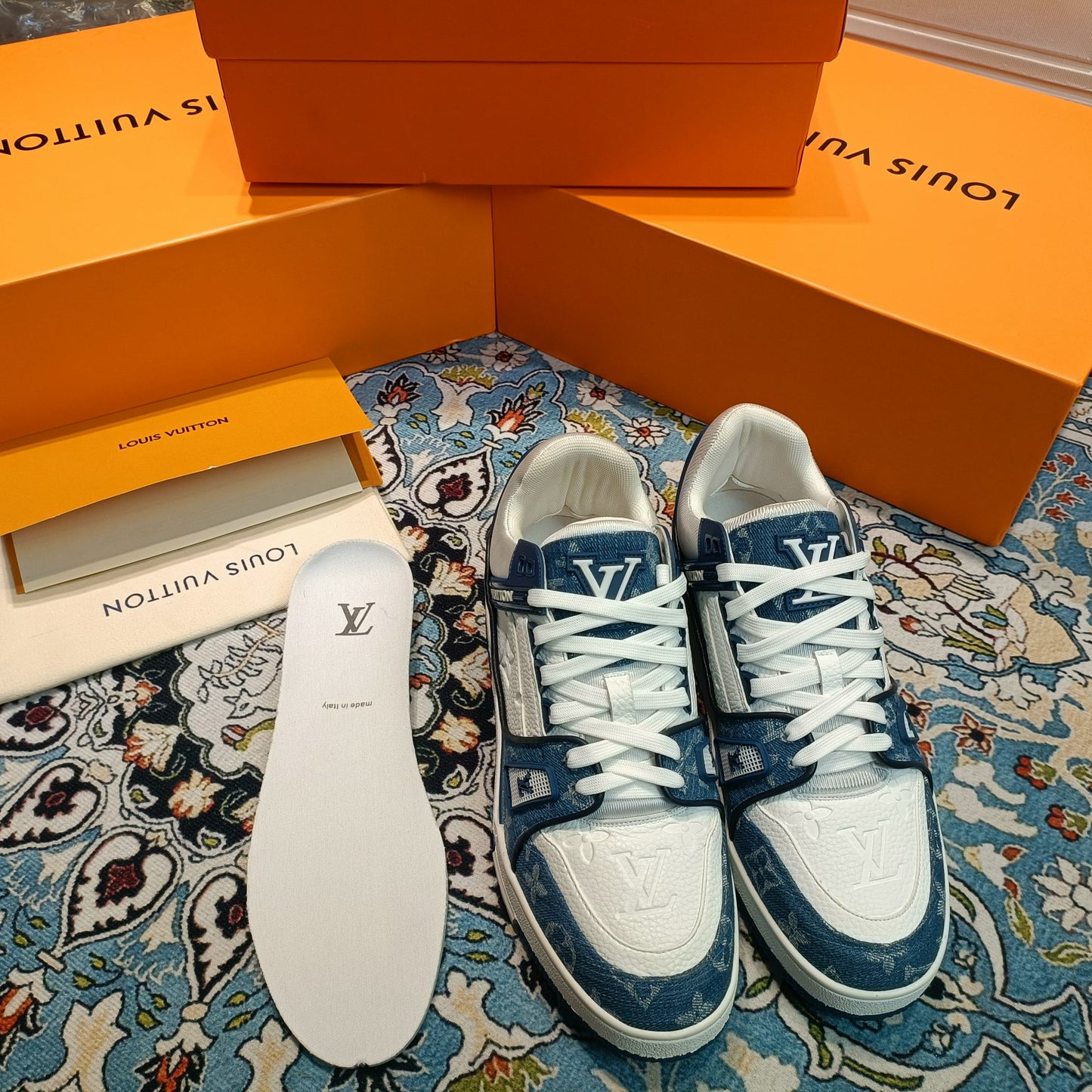 1XE23ZDE Stylish Sneakers