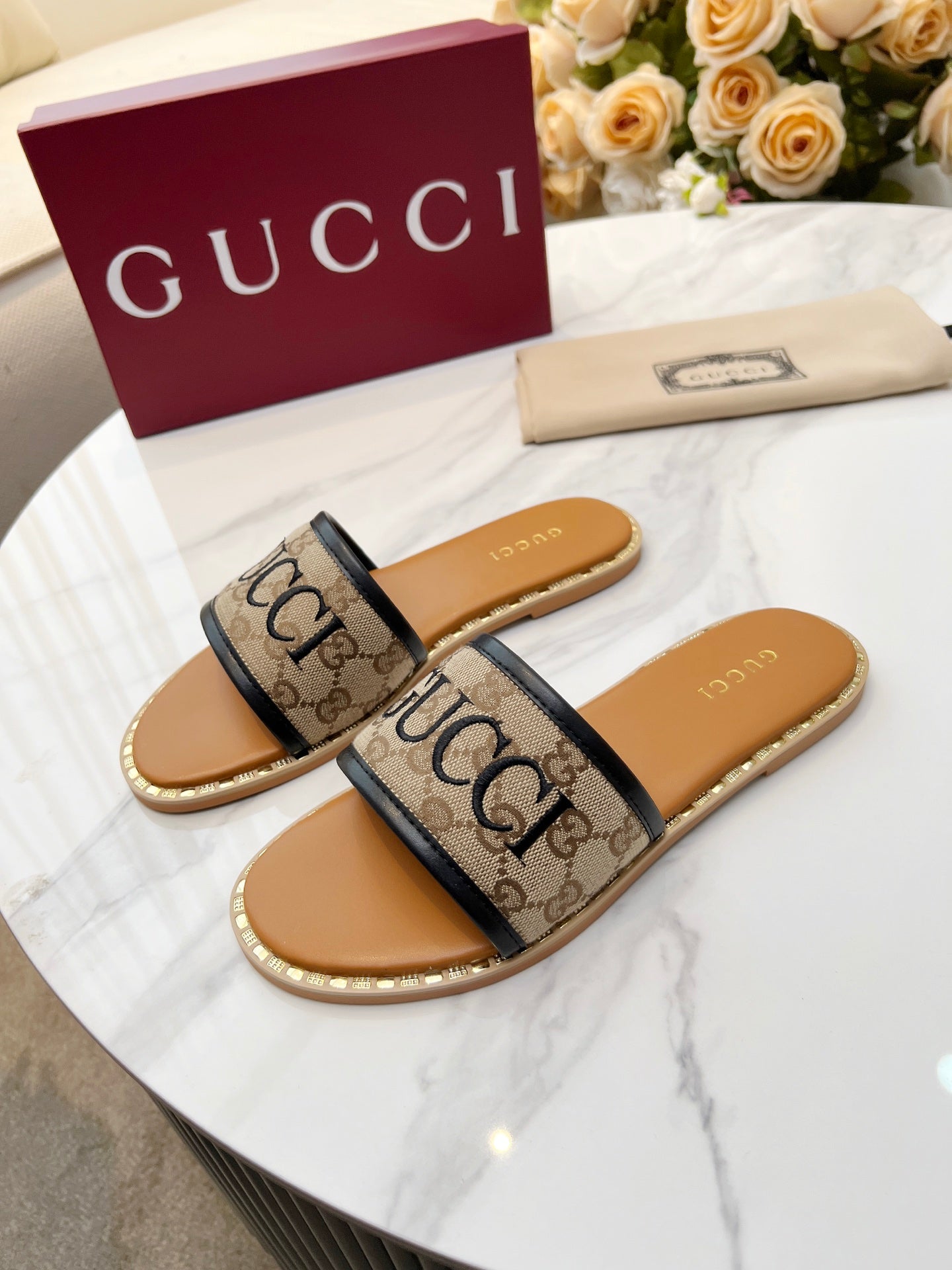 255QB29ZDE Stylish leather Slippers