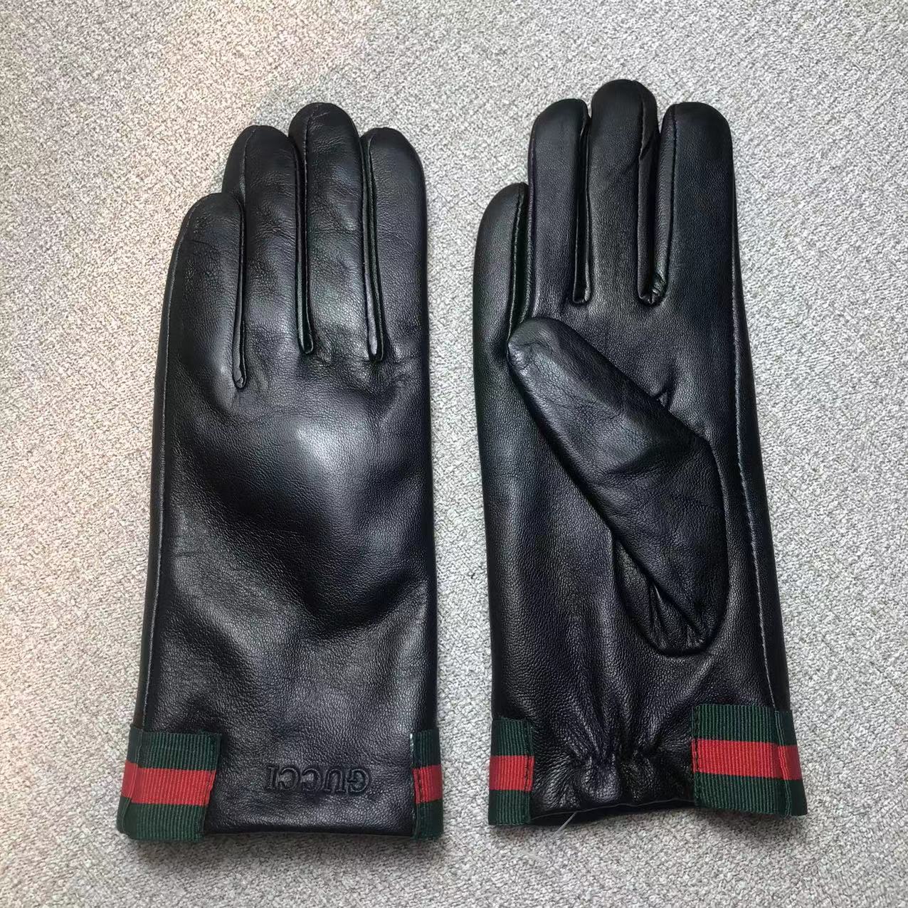 24B94SDE Stylish gloves
