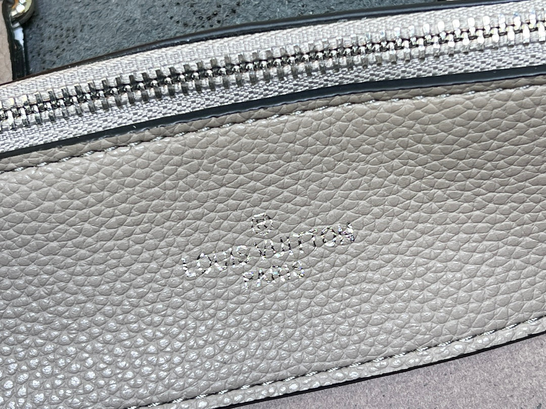15XE13BDE Stylish leather bag)