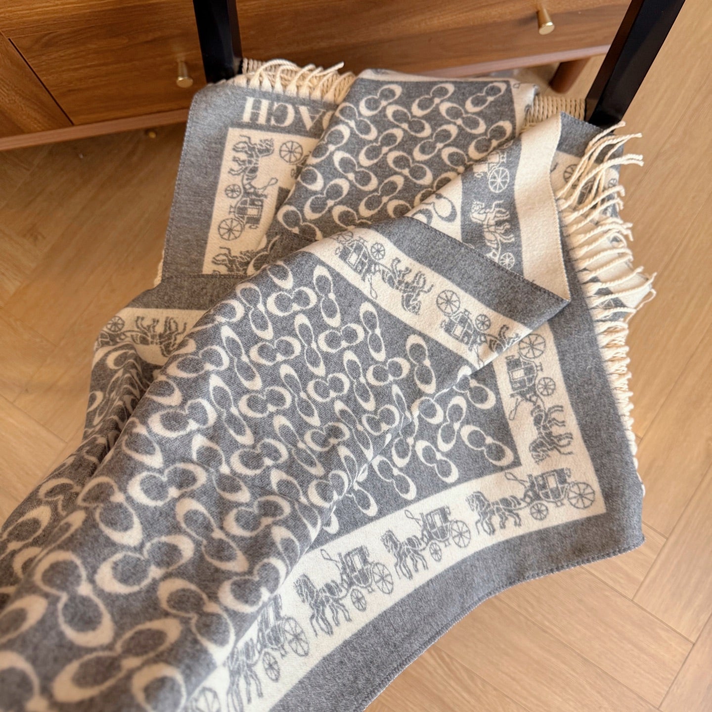185ZH67WDE Stylish Winter Scarves